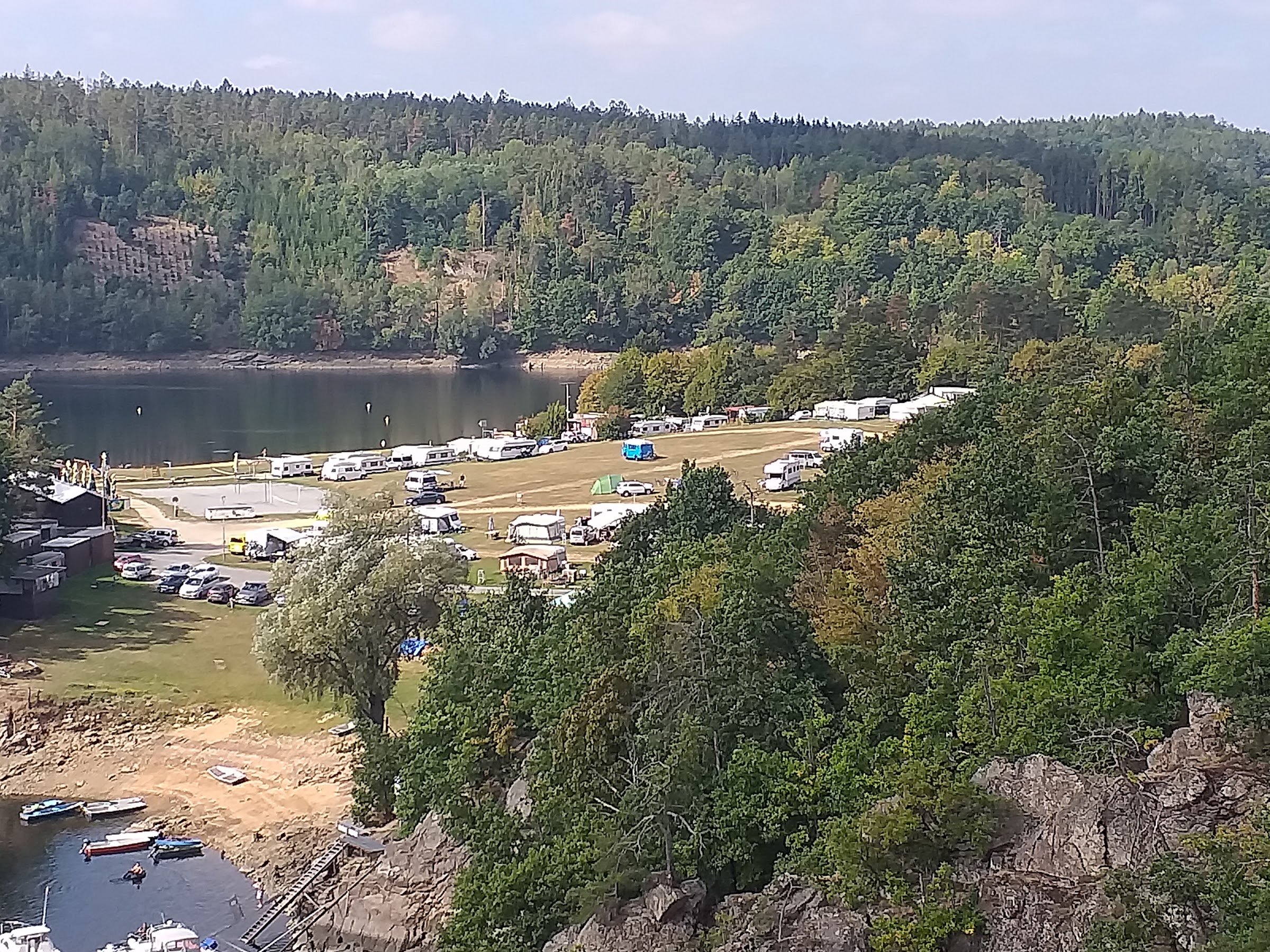 Autocamp Wilsonka na Dalešické přehradě